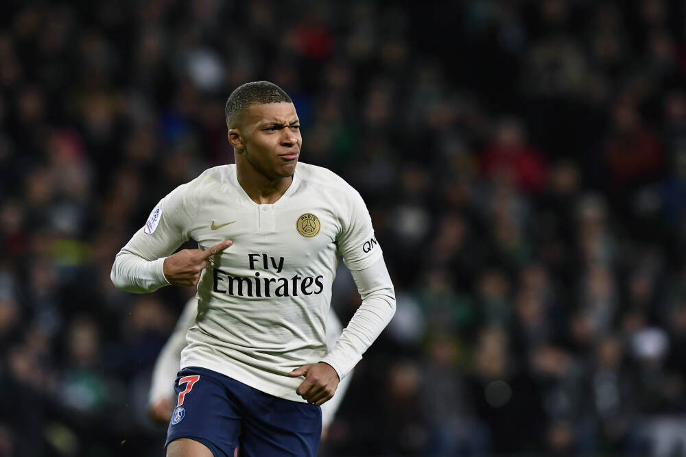 覆盖全场！佩德里2025年共346次夺回球权，是五大联赛非门将最多